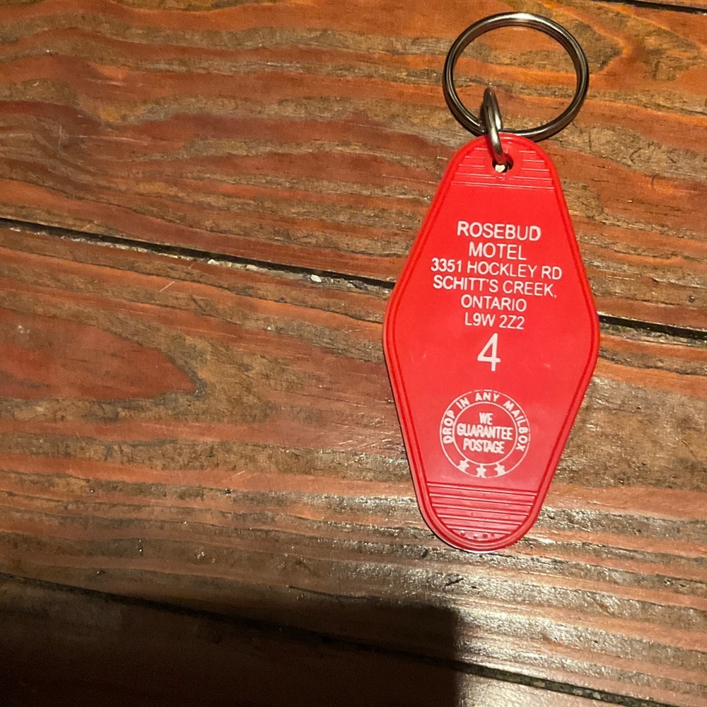 Schitt’s Creek Rosebud Motel Keychain NWT